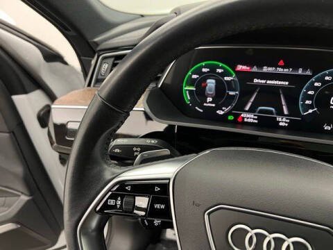 2021 Audi e-tron quattro Premium Plus