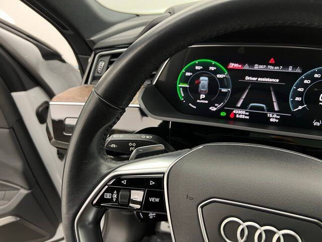 2021 Audi e-tron quattro Premium Plus