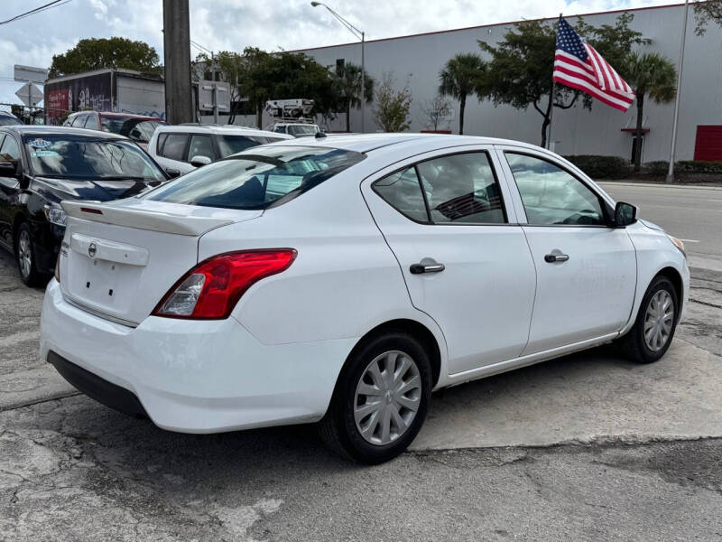 2018 Nissan Versa Sedan S Plus photo 5