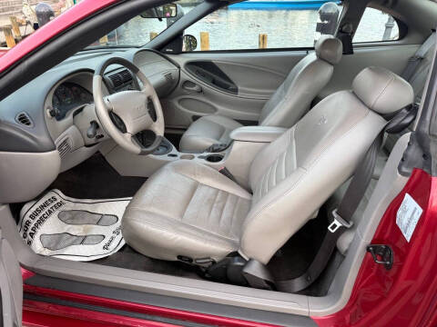 2004 Ford Mustang GT Deluxe