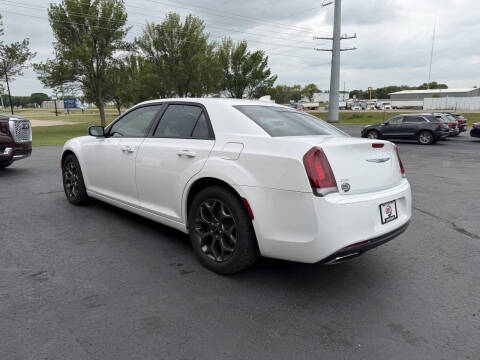 2018 Chrysler 300 S
