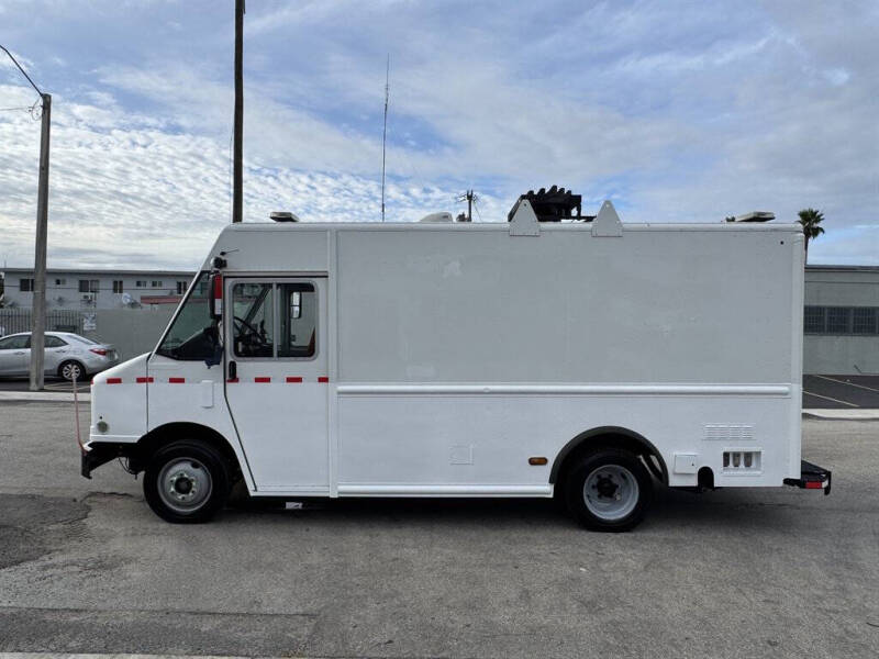 2016 Freightliner MT45 Chassis