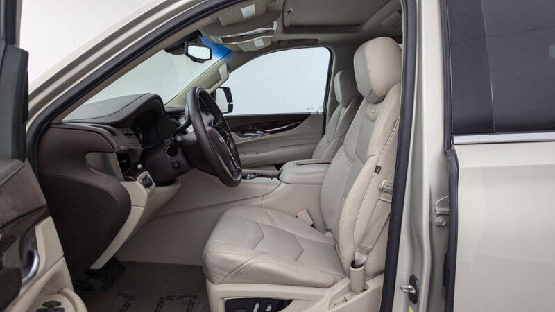 2016 Cadillac Escalade Luxury Collection