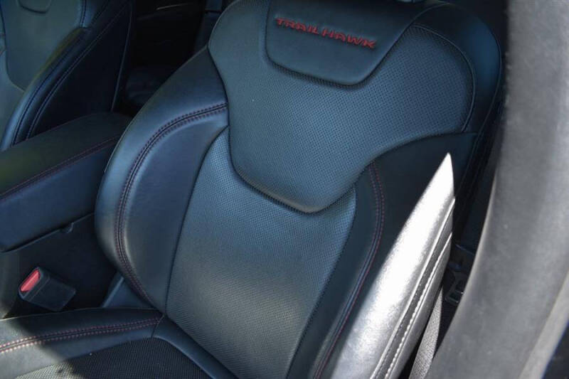 2022 Jeep Cherokee Trailhawk