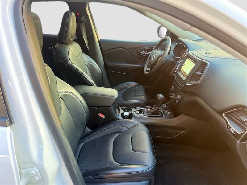 2023 Jeep Cherokee Altitude Lux