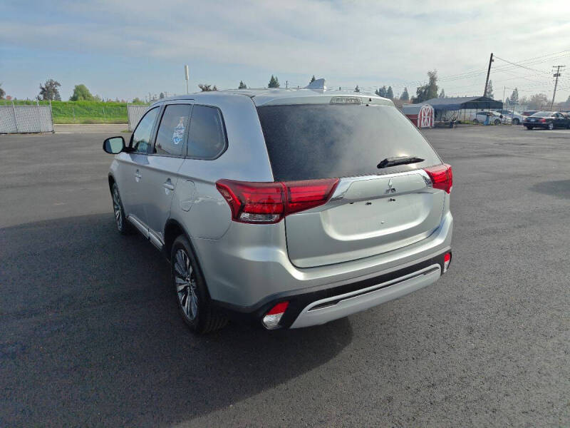 2020 Mitsubishi Outlander ES