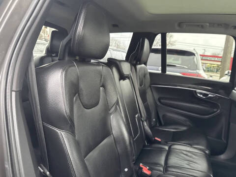 2018 Volvo XC90 T6 Momentum