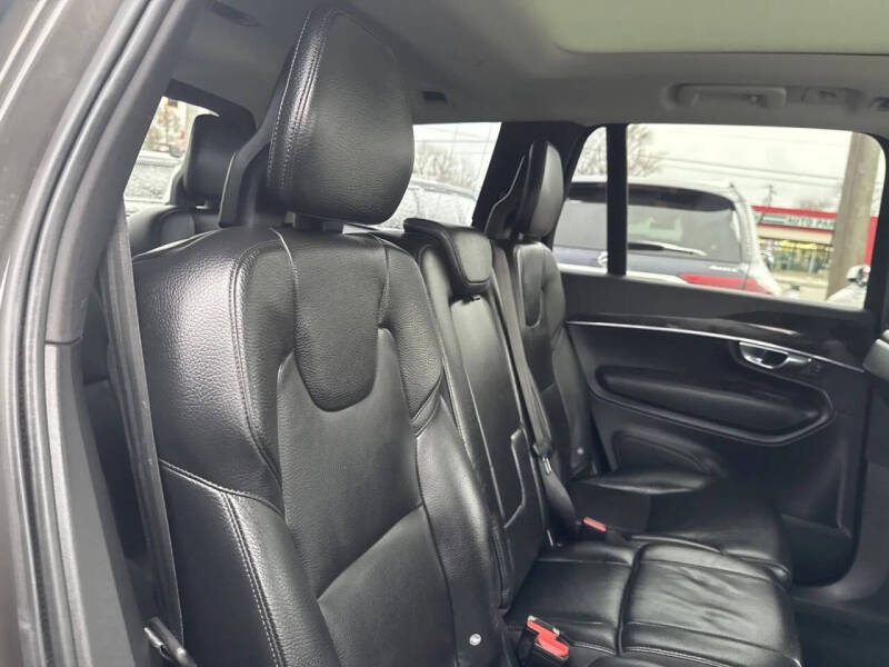 2018 Volvo XC90 T6 Momentum