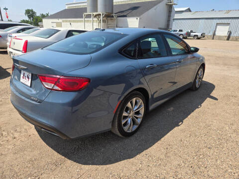 2015 Chrysler 200 S