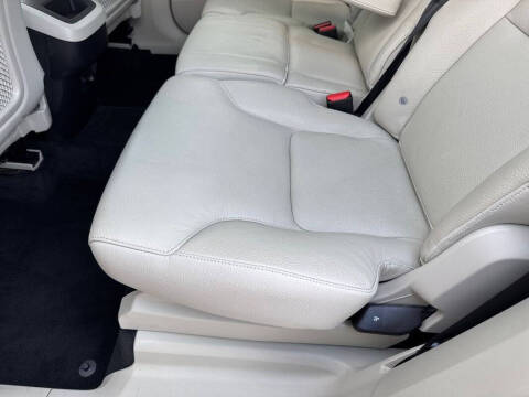 2016 Volvo XC90 T5 Momentum