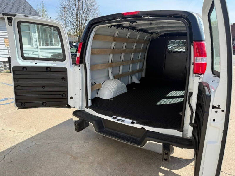 2024 Chevrolet Express 2500