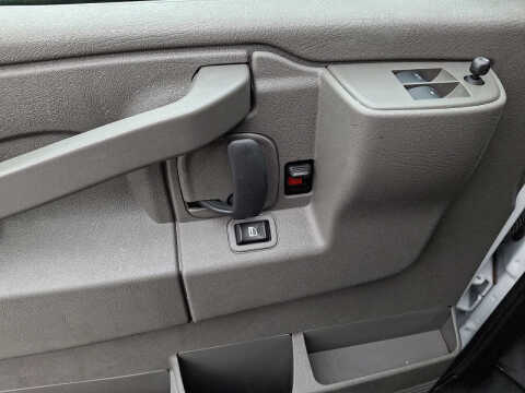 2024 Chevrolet Express 2500