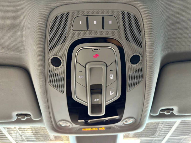 2017 Audi A4 2.0T quattro Prestige