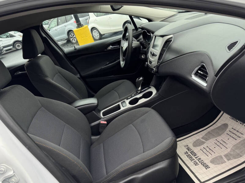 2017 Chevrolet Cruze LS Auto