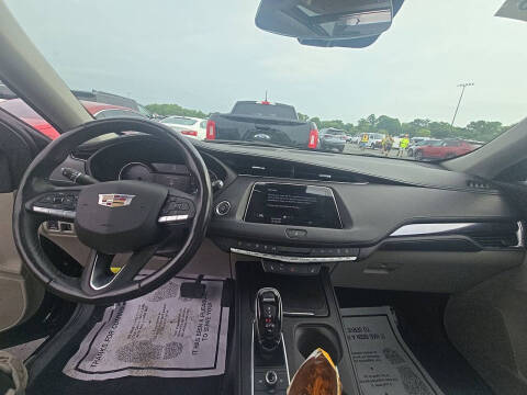 2023 Cadillac XT4 Luxury