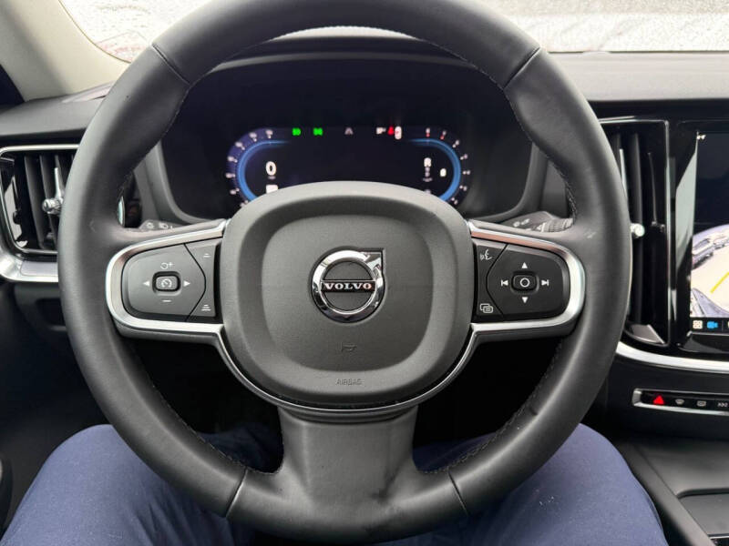 2025 Volvo S60 B5 Core