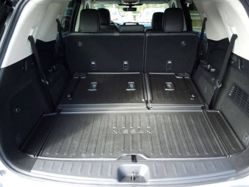 2025 Nissan Pathfinder Platinum