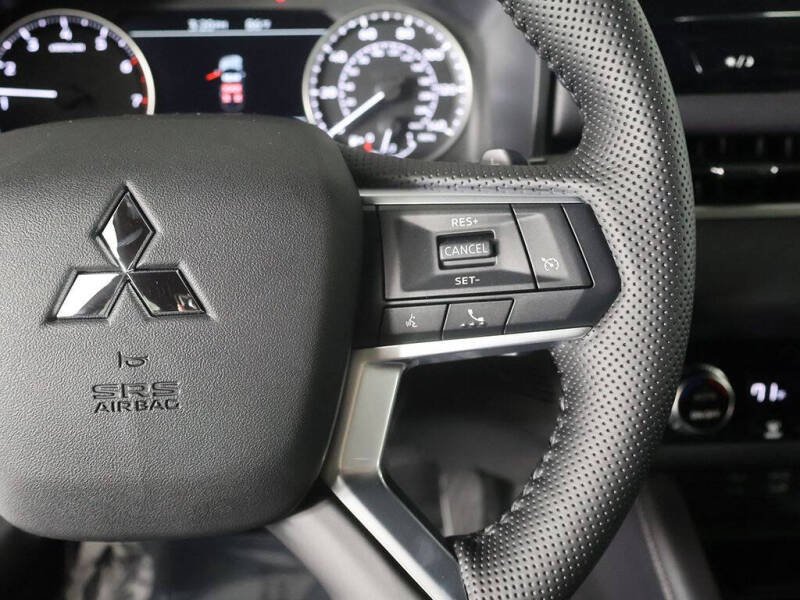2026 Mitsubishi Outlander LE