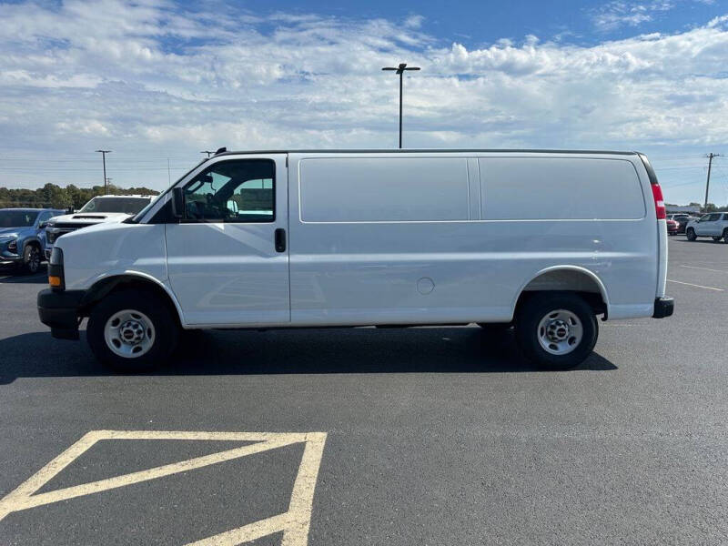 2025 GMC Savana 2500