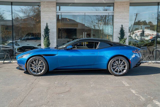 2020 Aston Martin DB11 33