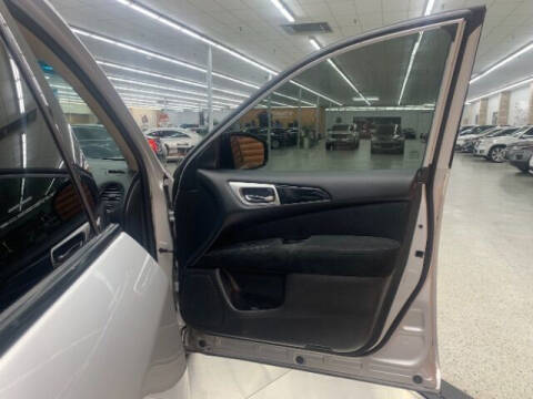 2016 Nissan Pathfinder SL