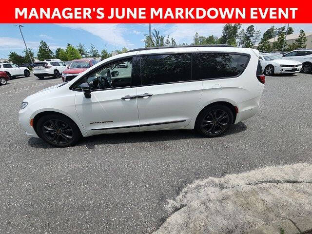 2024 Chrysler Pacifica Touring L