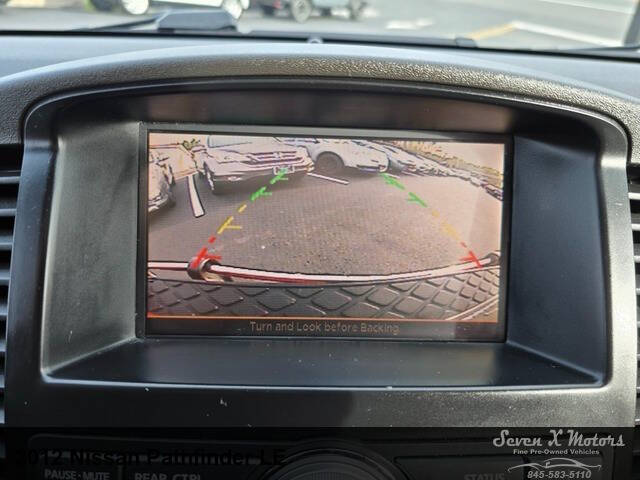 2012 Nissan Pathfinder LE