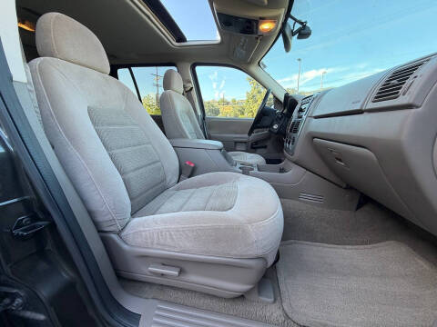 2005 Ford Explorer XLT