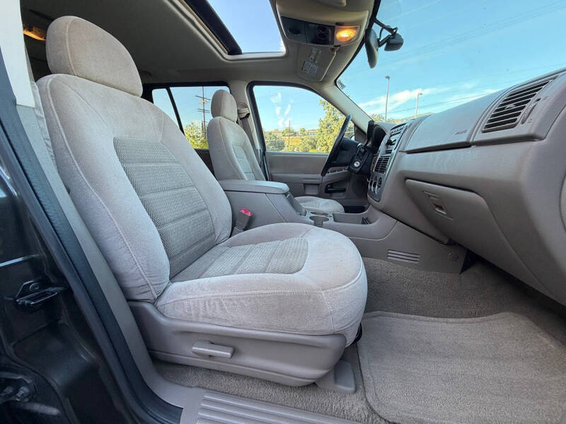2005 Ford Explorer XLT