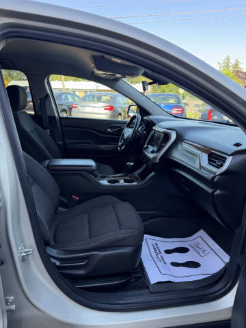 2017 GMC Acadia SLE-2