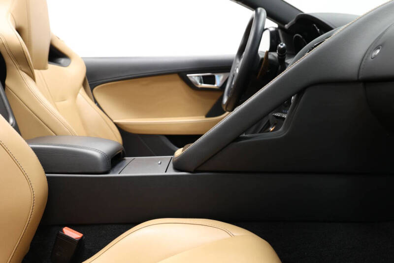 2014 Jaguar F-TYPE V8 S