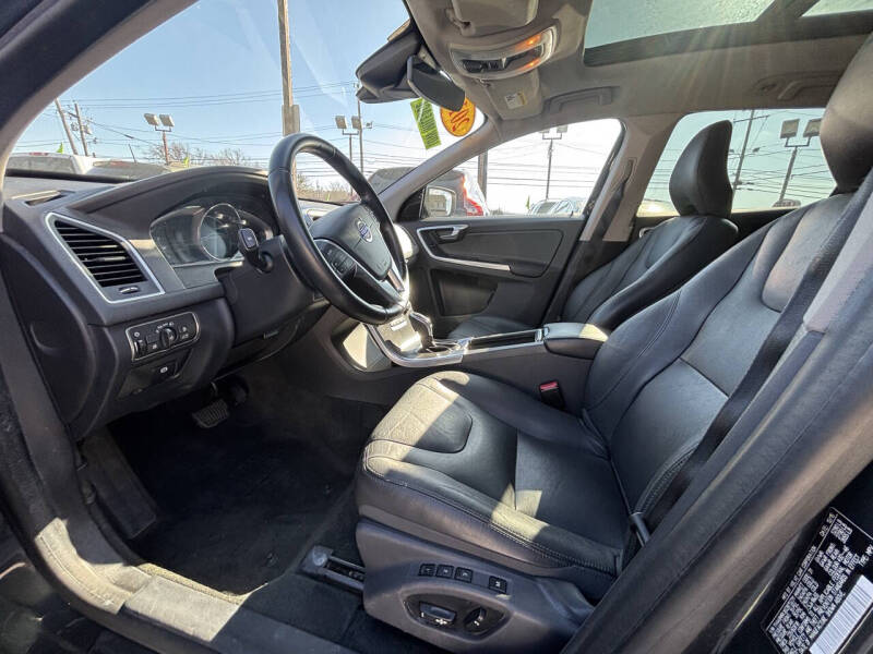 2016 Volvo XC60 T6 Drive-E