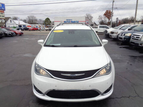 2017 Chrysler Pacifica Touring-L Plus