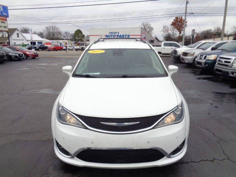 2017 Chrysler Pacifica Touring-L Plus
