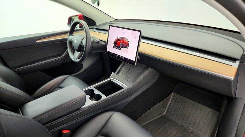 2025 Tesla Model Y Long Range