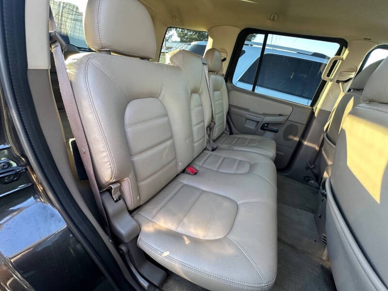 2005 Ford Explorer XLT