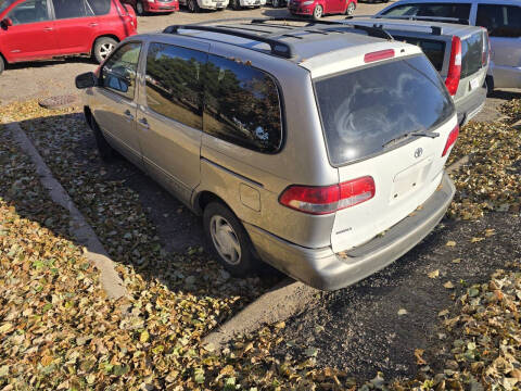 2001 Toyota Sienna LE
