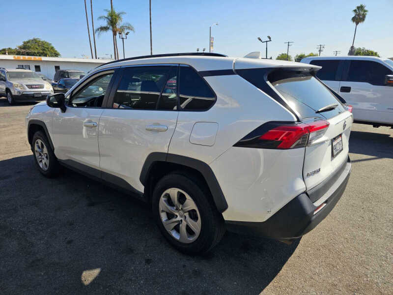 2019 Toyota RAV4 LE