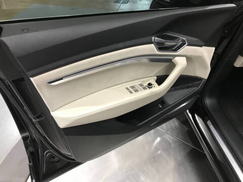 2019 Audi e-tron quattro Prestige