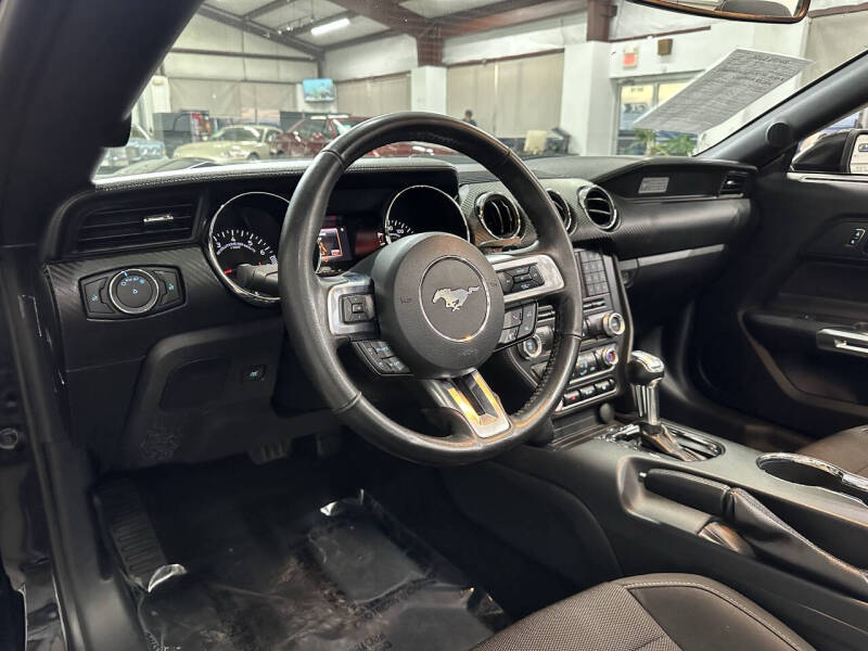 2016 Ford Mustang V6