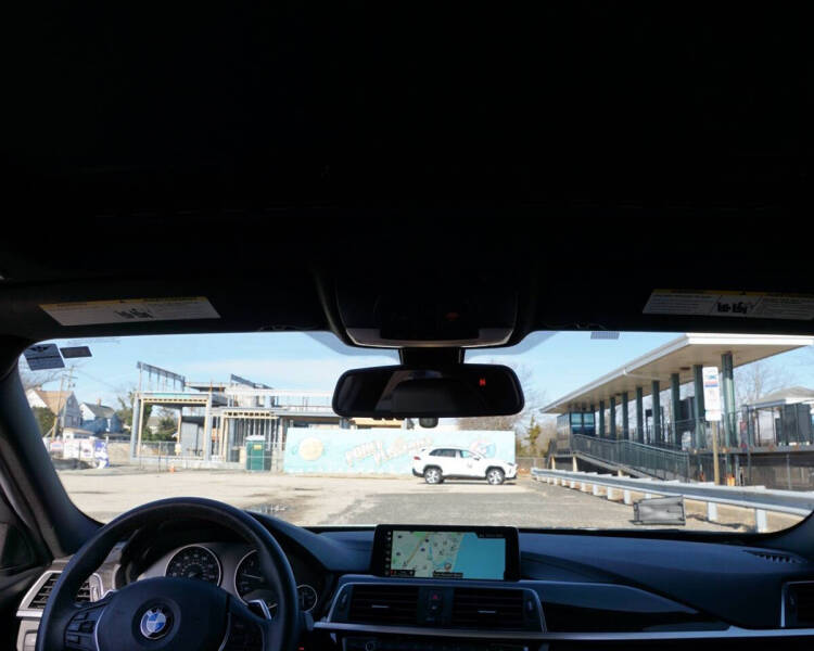 2018 BMW 3 Series 330i xDrive