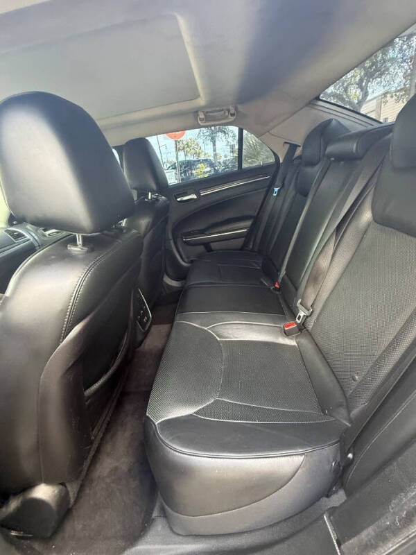 2016 Chrysler 300 C