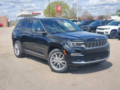 2023 Jeep Grand Cherokee for sale at Betten Baker Chrysler Dodge Jeep Ram in Lowell MI