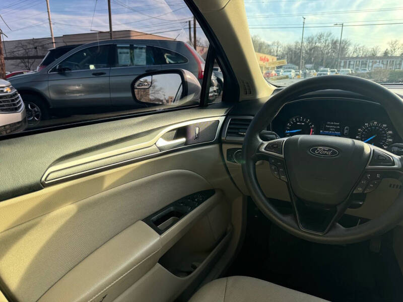 2018 Ford Fusion SE