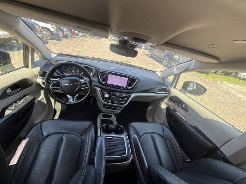 2022 Chrysler Pacifica Touring L