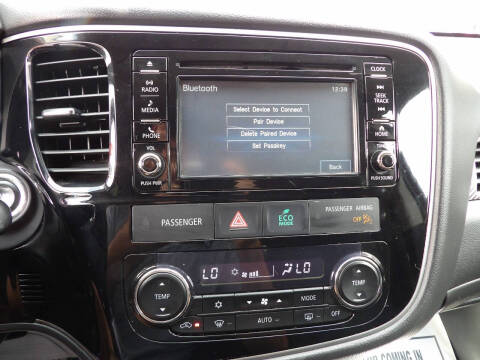 2016 Mitsubishi Outlander SE