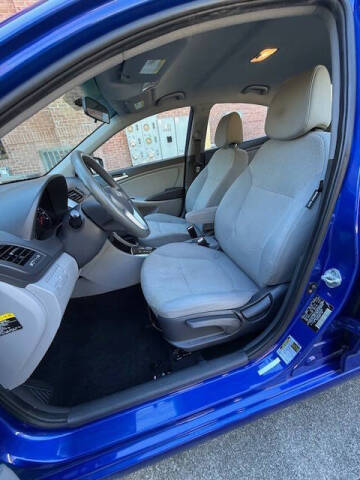 2012 Hyundai Accent GLS