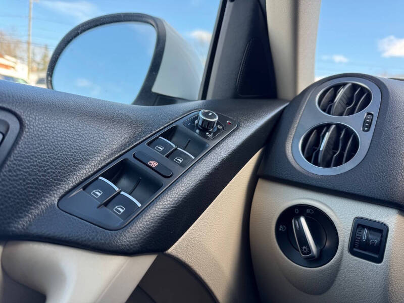 2012 Volkswagen Tiguan SE 4Motion