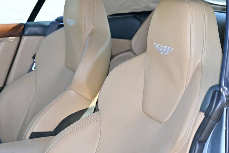 2005 Aston Martin DB9 Volante