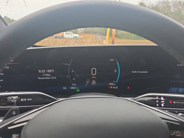 2024 Cadillac LYRIQ Luxury 1